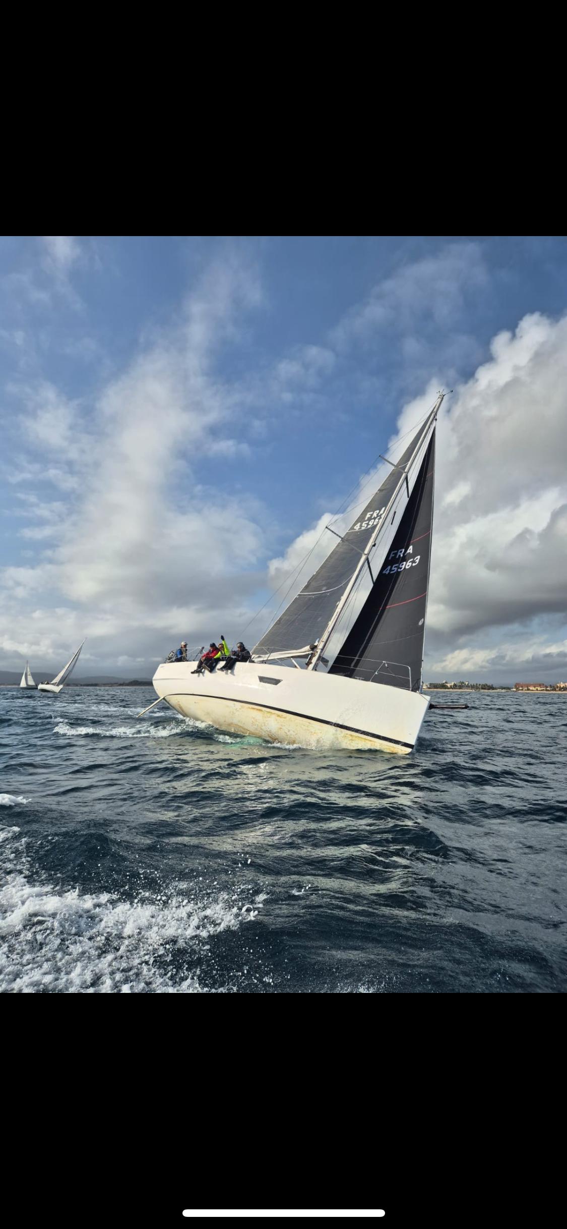 Elan E4