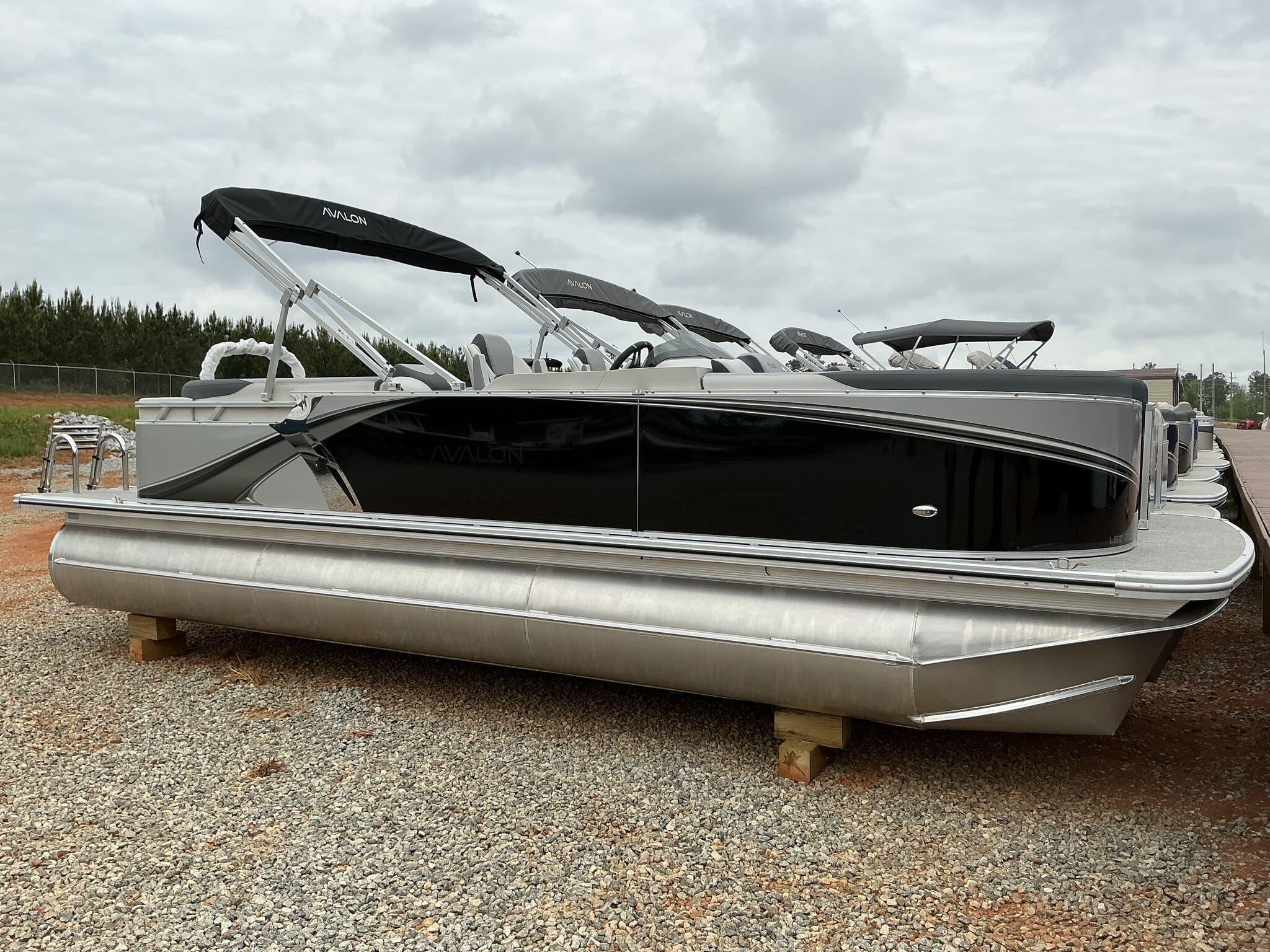 2025 Avalon LSZ 23 QUAD LOUNGER