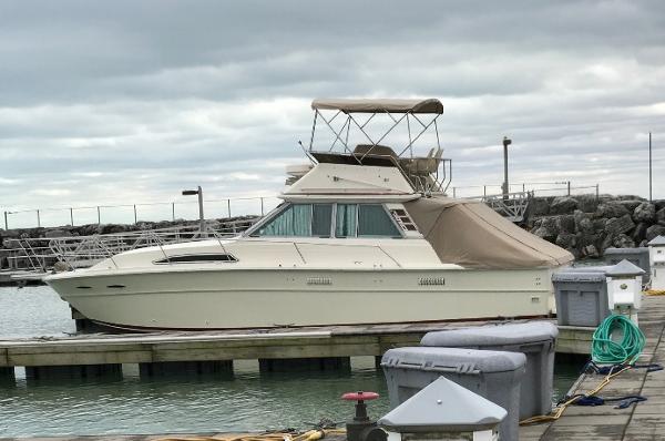 1983 Sea Ray SRV 390