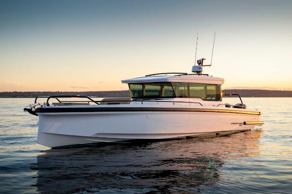 2025 Axopar 37XC CROSS CABIN