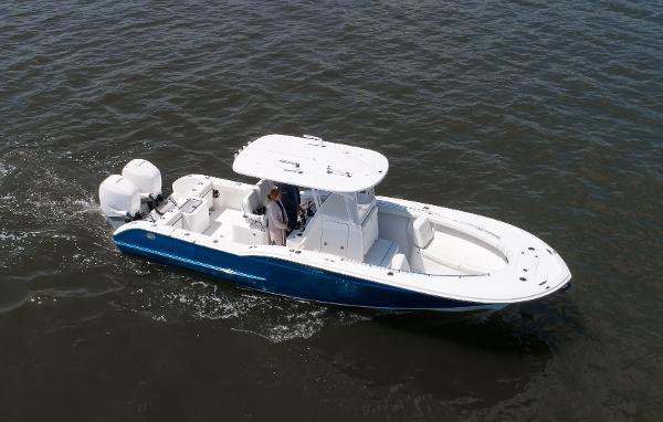 Buddy Davis 28 Center Console 2025 Buddy Davis 28 Center Console boat cruising on open water.