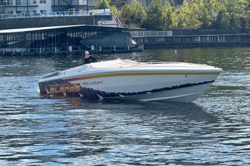 1995 Excel Scarab 43