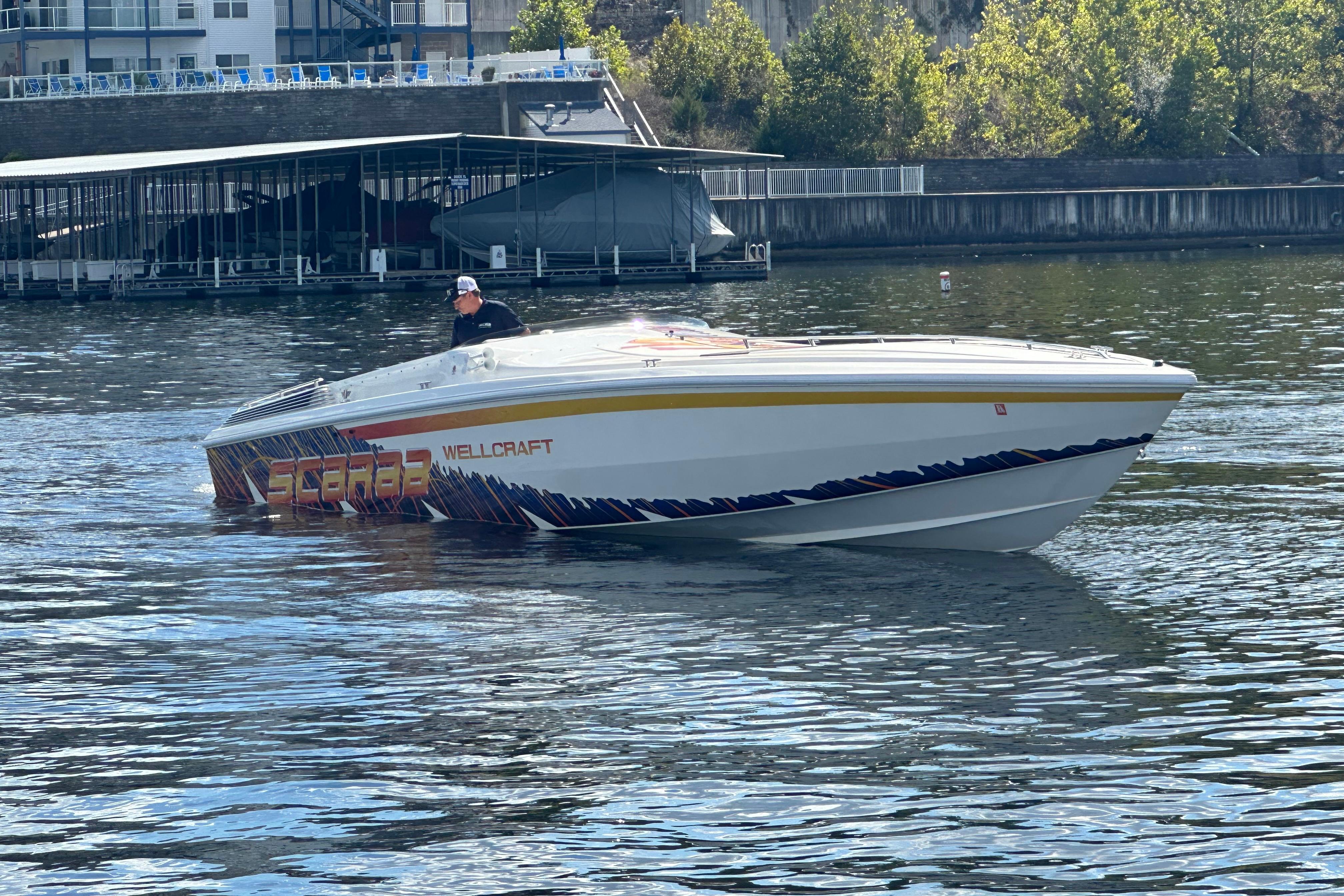 1995 Excel Scarab 43