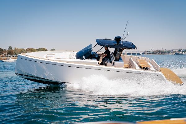Pardo Yachts 38 2022 Pardo Yachts 38 cruising on water, showcasing sleek design and luxury features.