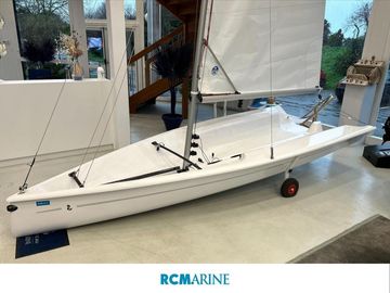 2022 Beneteau First 14
