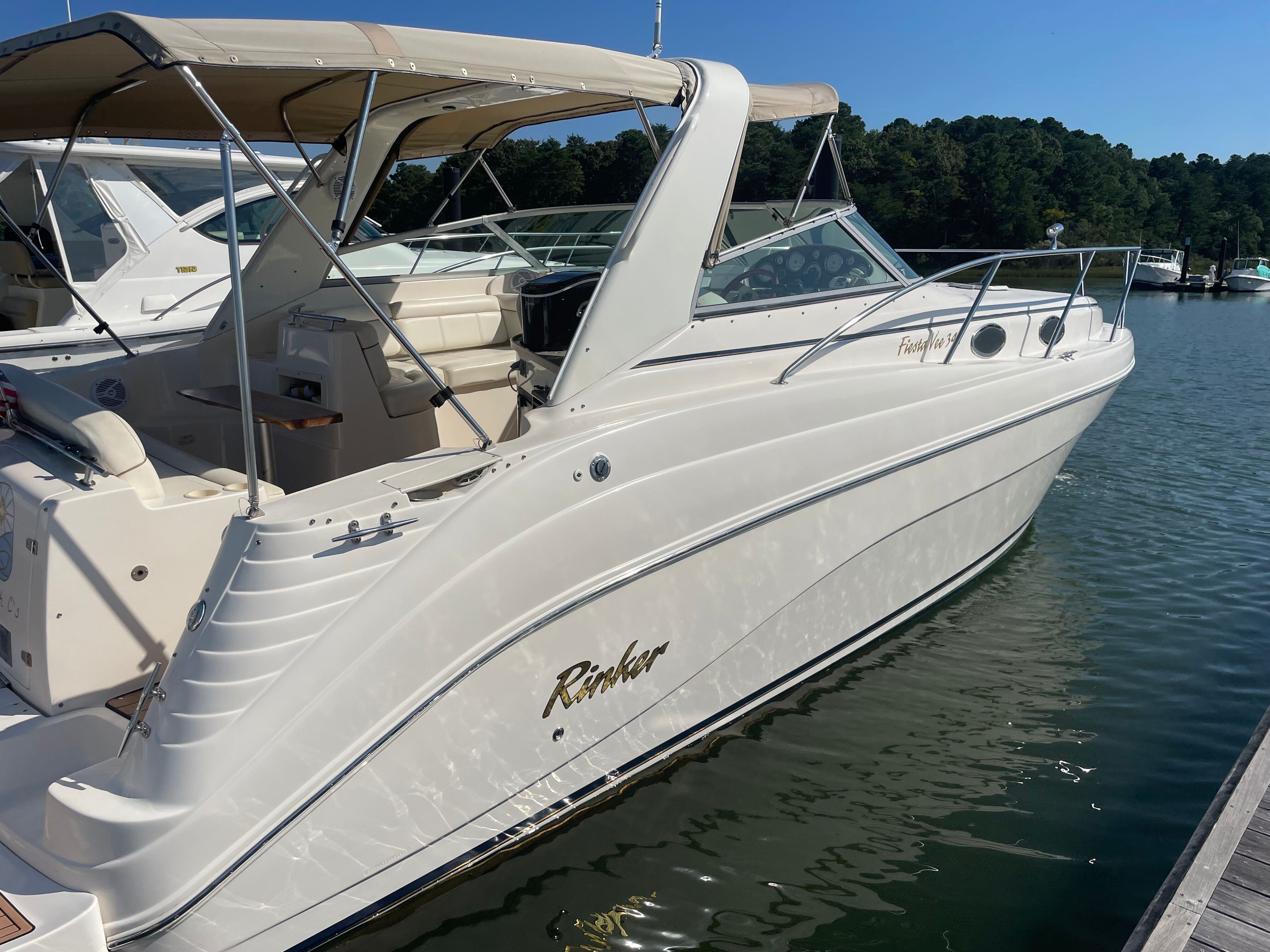 2003 Rinker Fiesta Vee 342