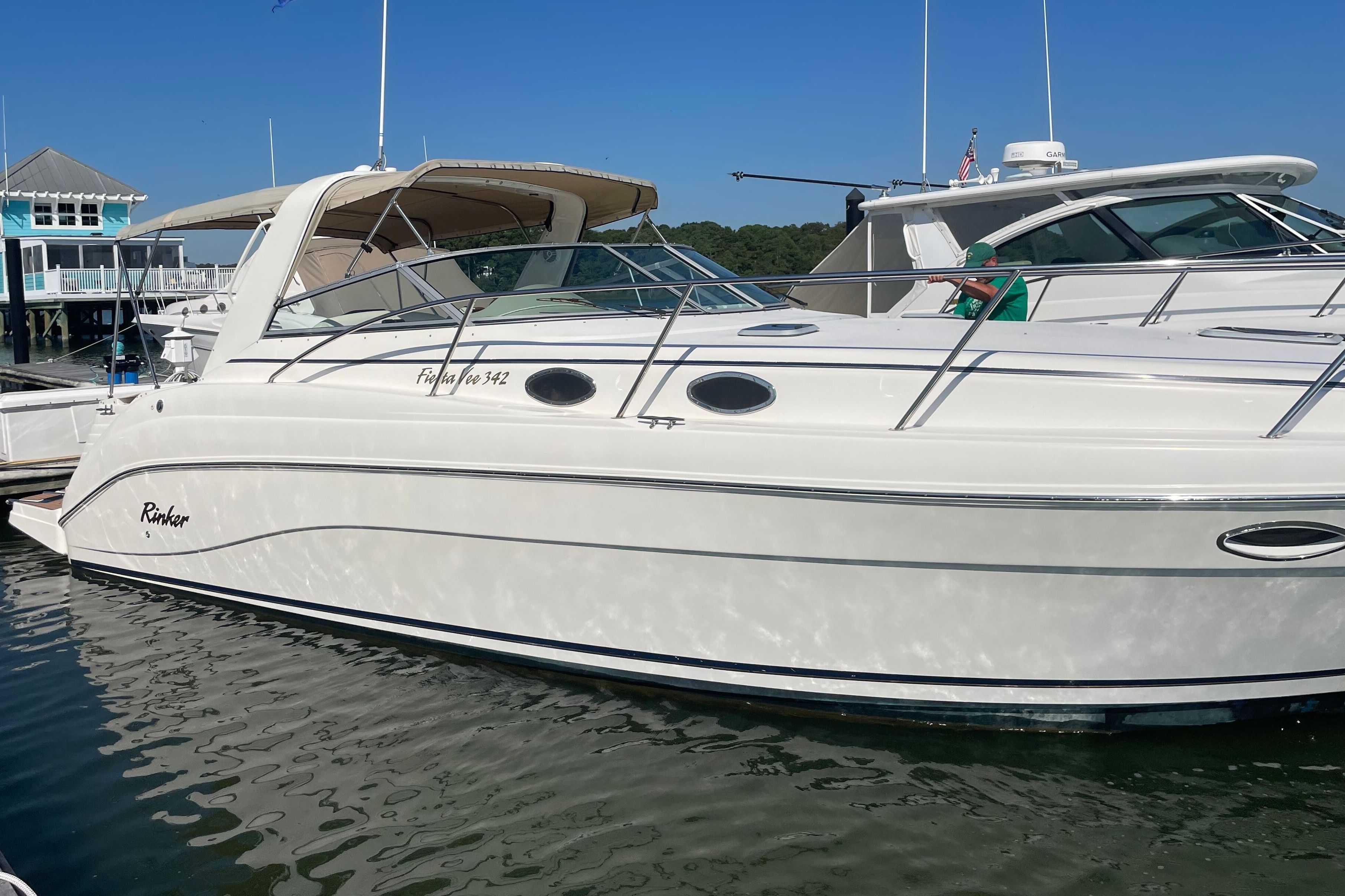 2003 Rinker Fiesta Vee 342