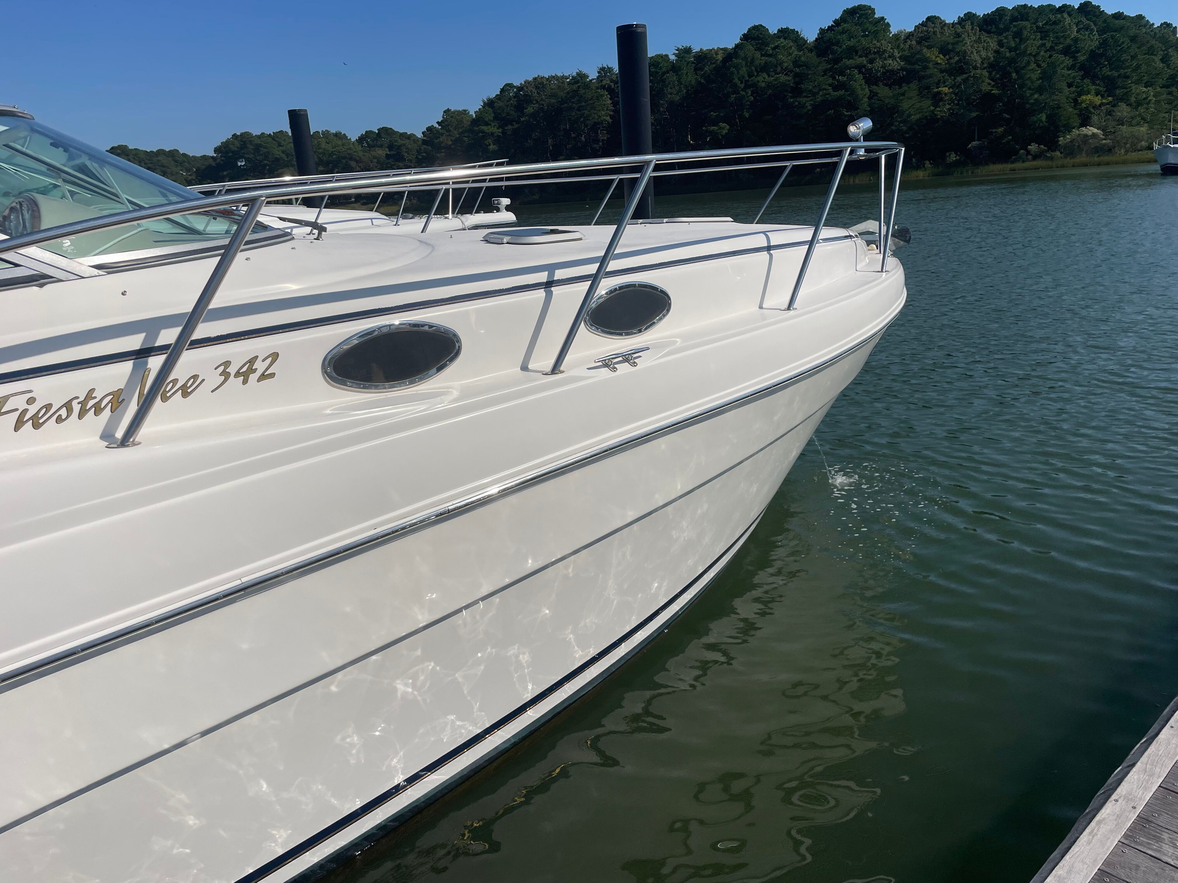 2003 Rinker Fiesta Vee 342
