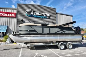Sylvan Mirage X3 CLZ 2026 Sylvan Mirage X3 CLZ pontoon boat on trailer at Avalanche Motorsports.