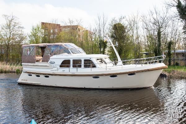 2009 Aquanaut Privilege 1250 AK