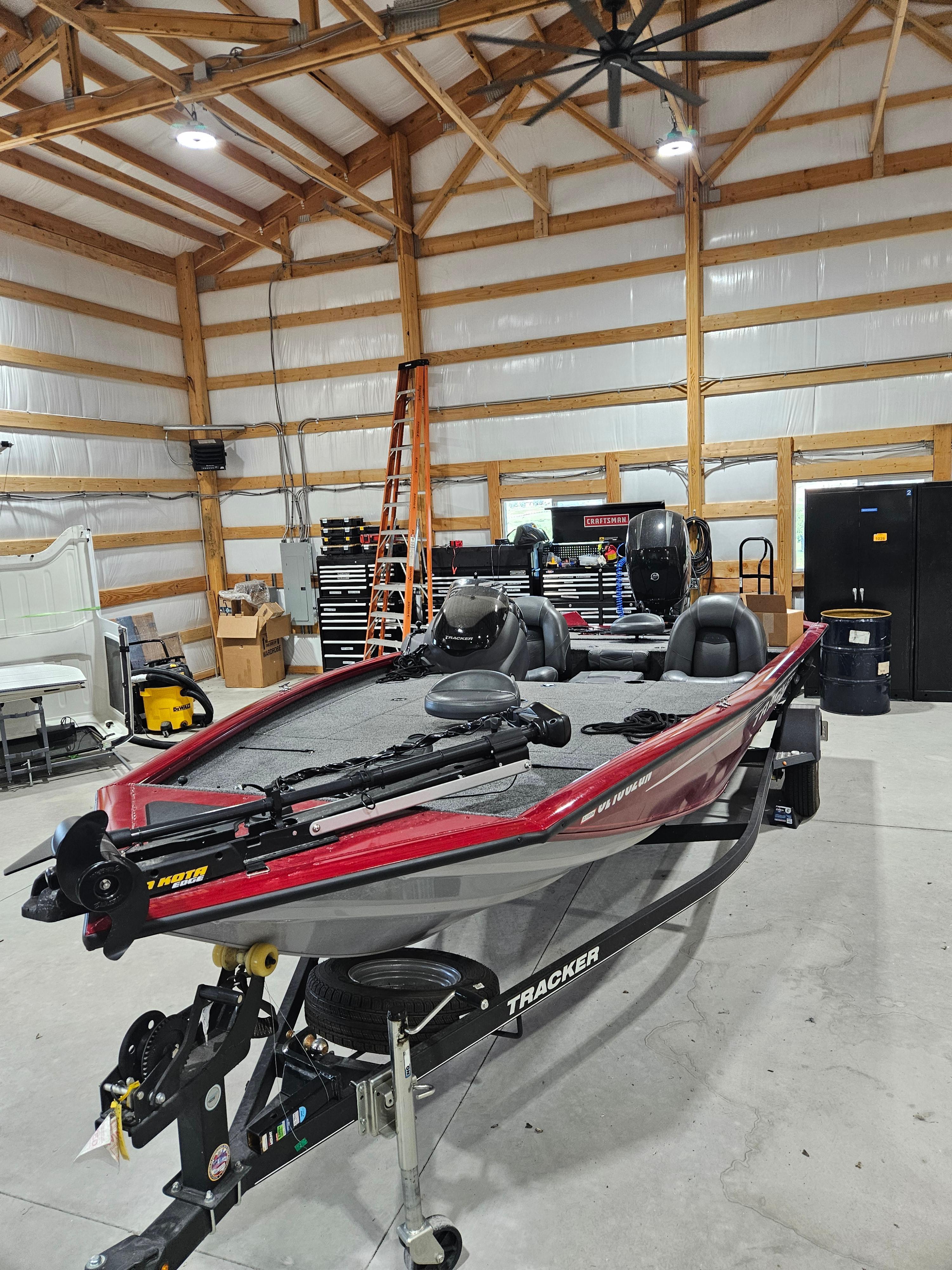 2019 Tracker Pro Team 195 TXW