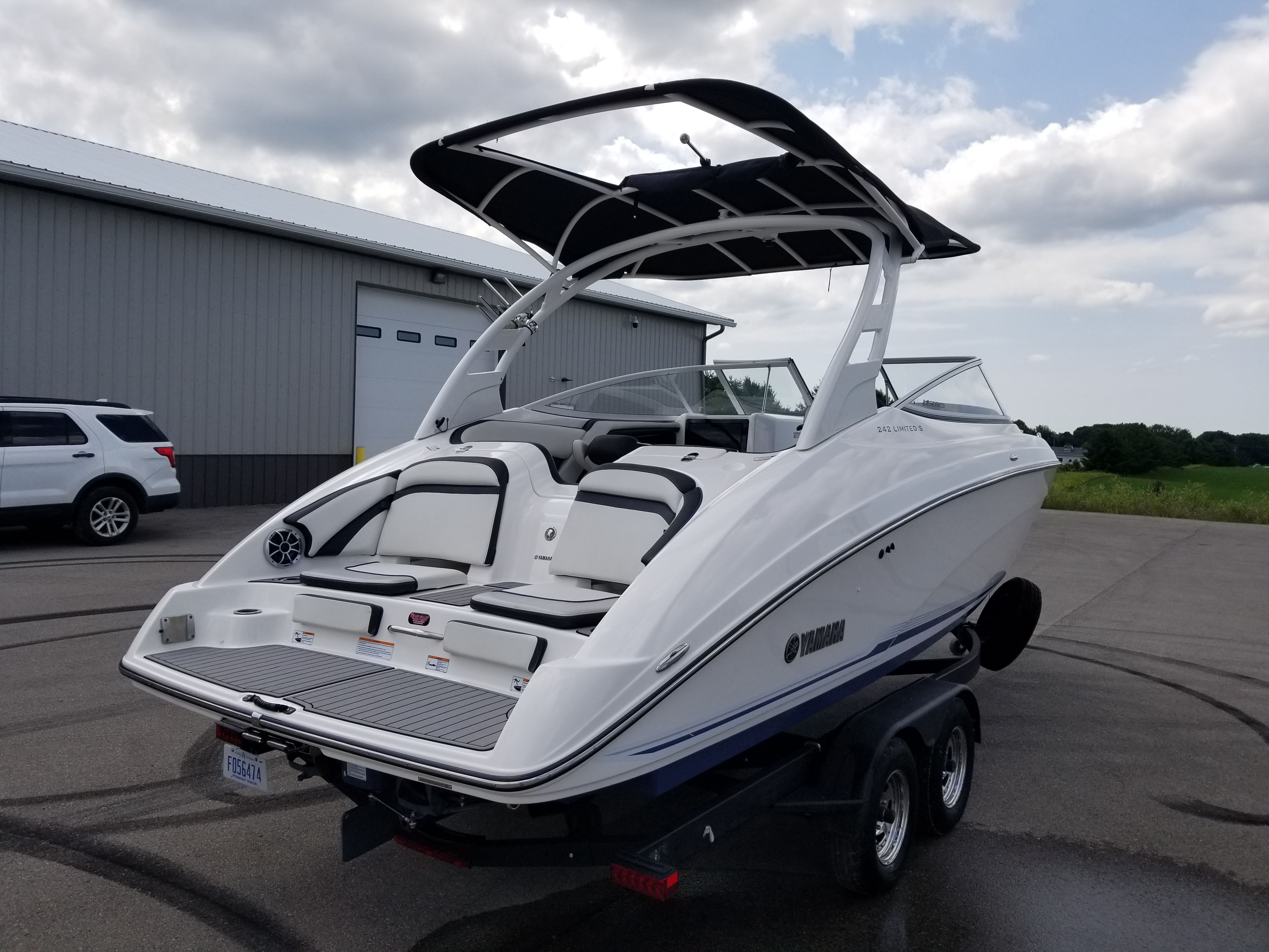 2019 Yamaha Boats AR242 Limited
