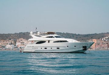 2004 Ferretti Yachts Custom Line 94