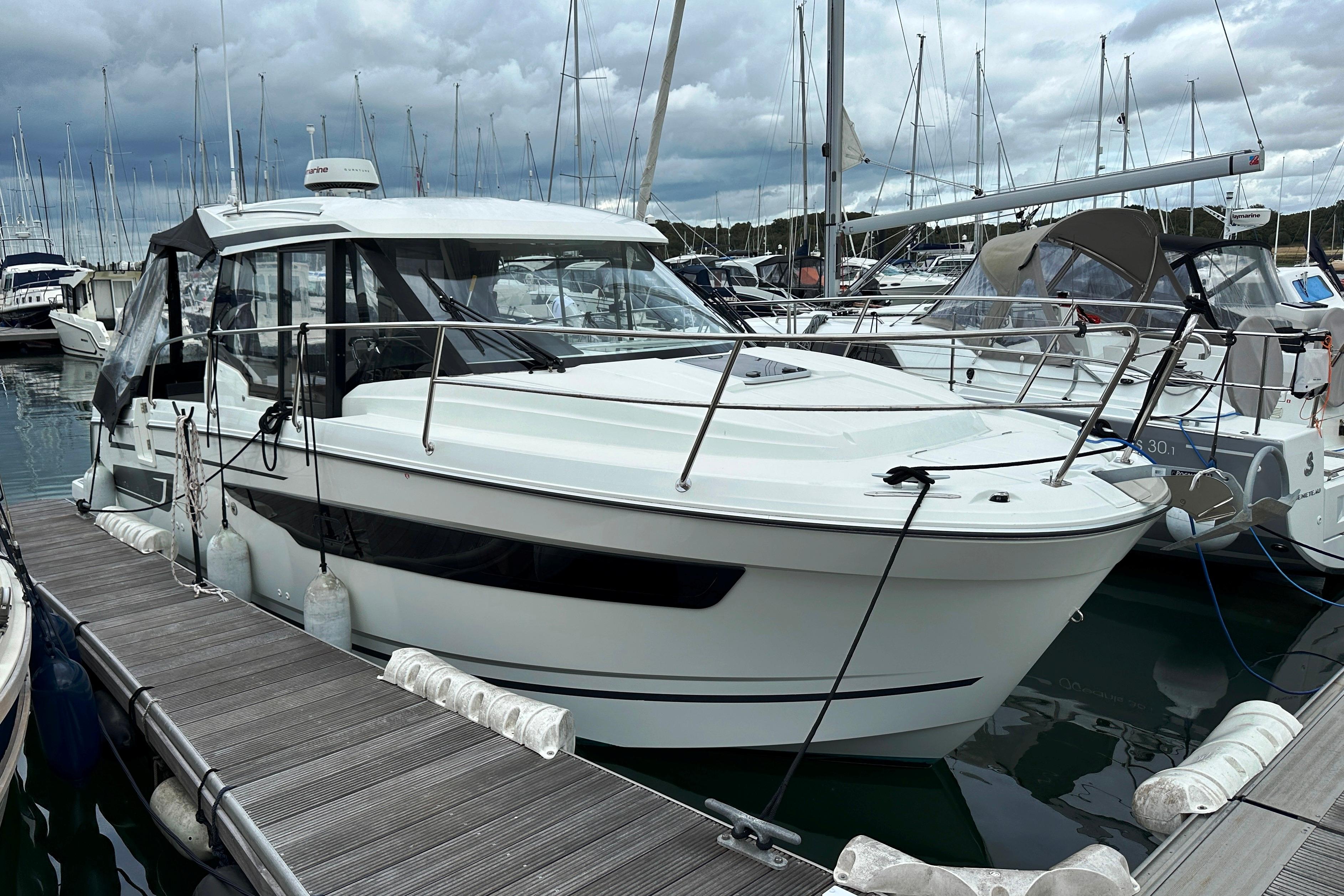 2000 Jeanneau Merry Fisher 895 Offshore