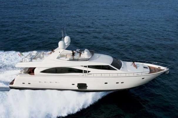2008 Ferretti Yachts 830