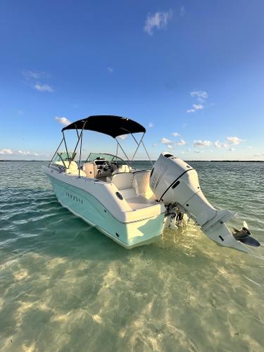 2016 Robalo R207 Dual Console