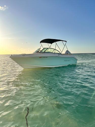 2016 Robalo R207 Dual Console