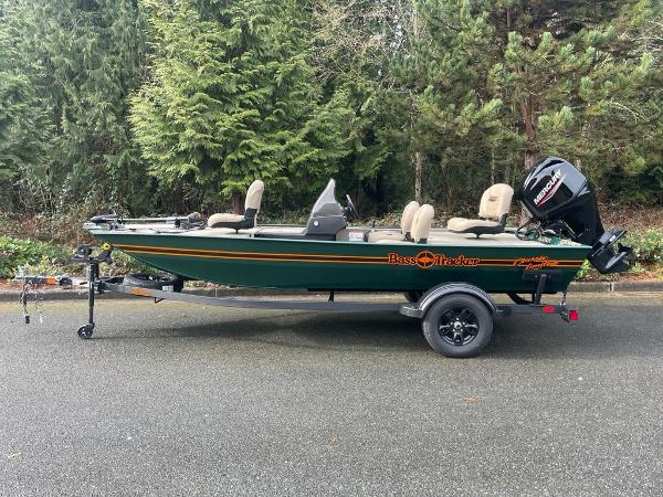 Tracker Bass Tracker Classic Limited 2025 Tracker Bass Tracker Classic Limited boat on trailer, parked outdoors.