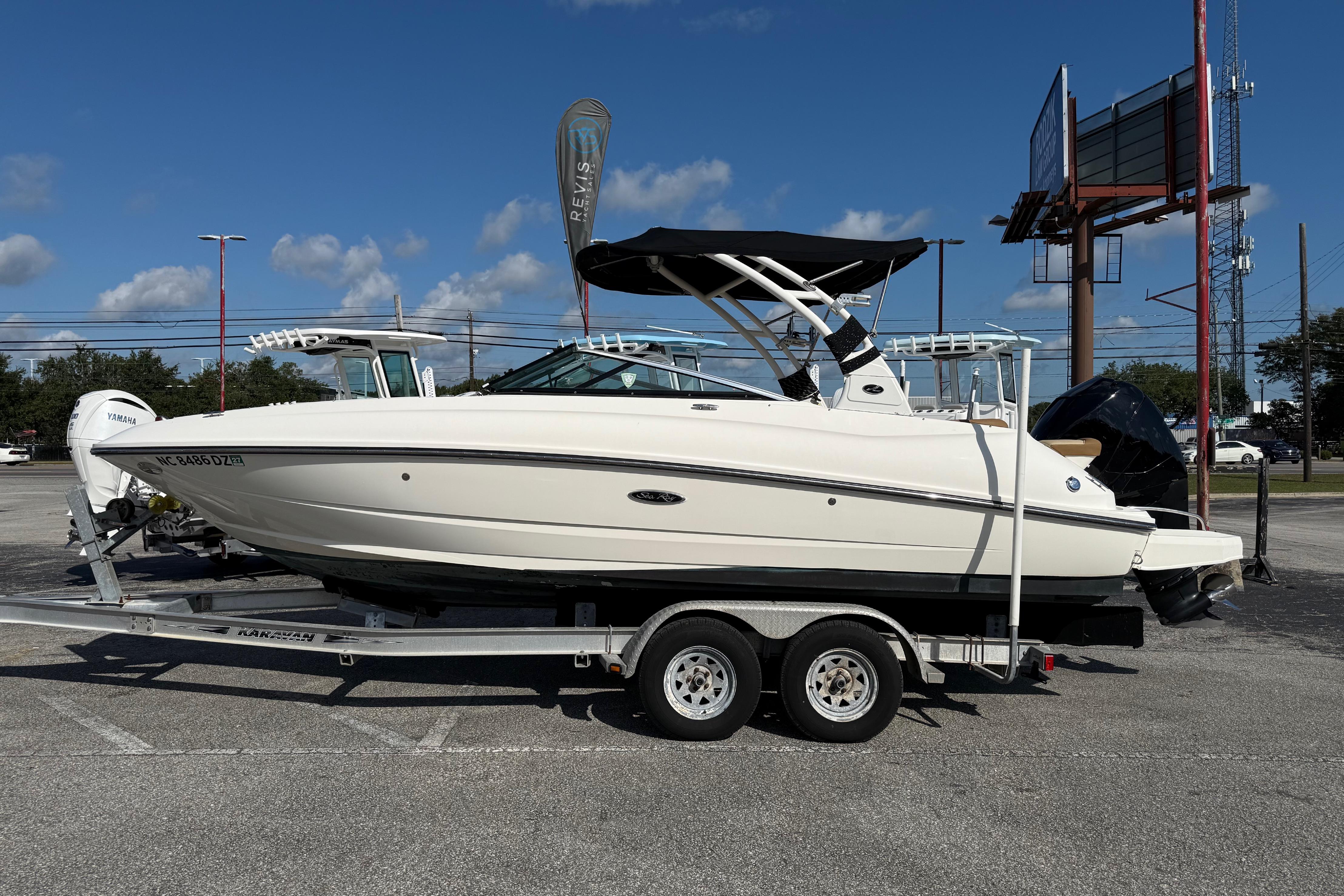 2014 Sea Ray 240 Sundeck Outboard