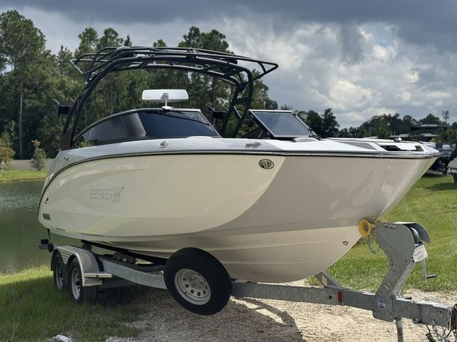 2024 Yamaha Boats 255XE