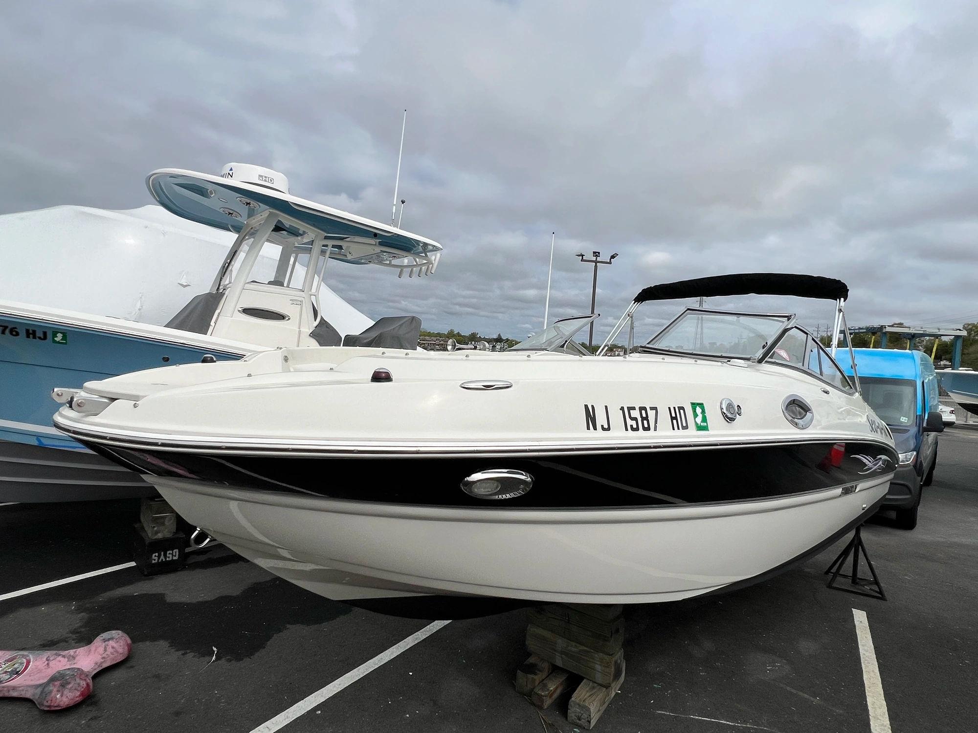 2011 Stingray 235 LR