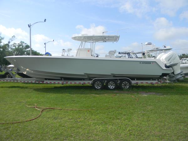 2019 Contender 39 ST