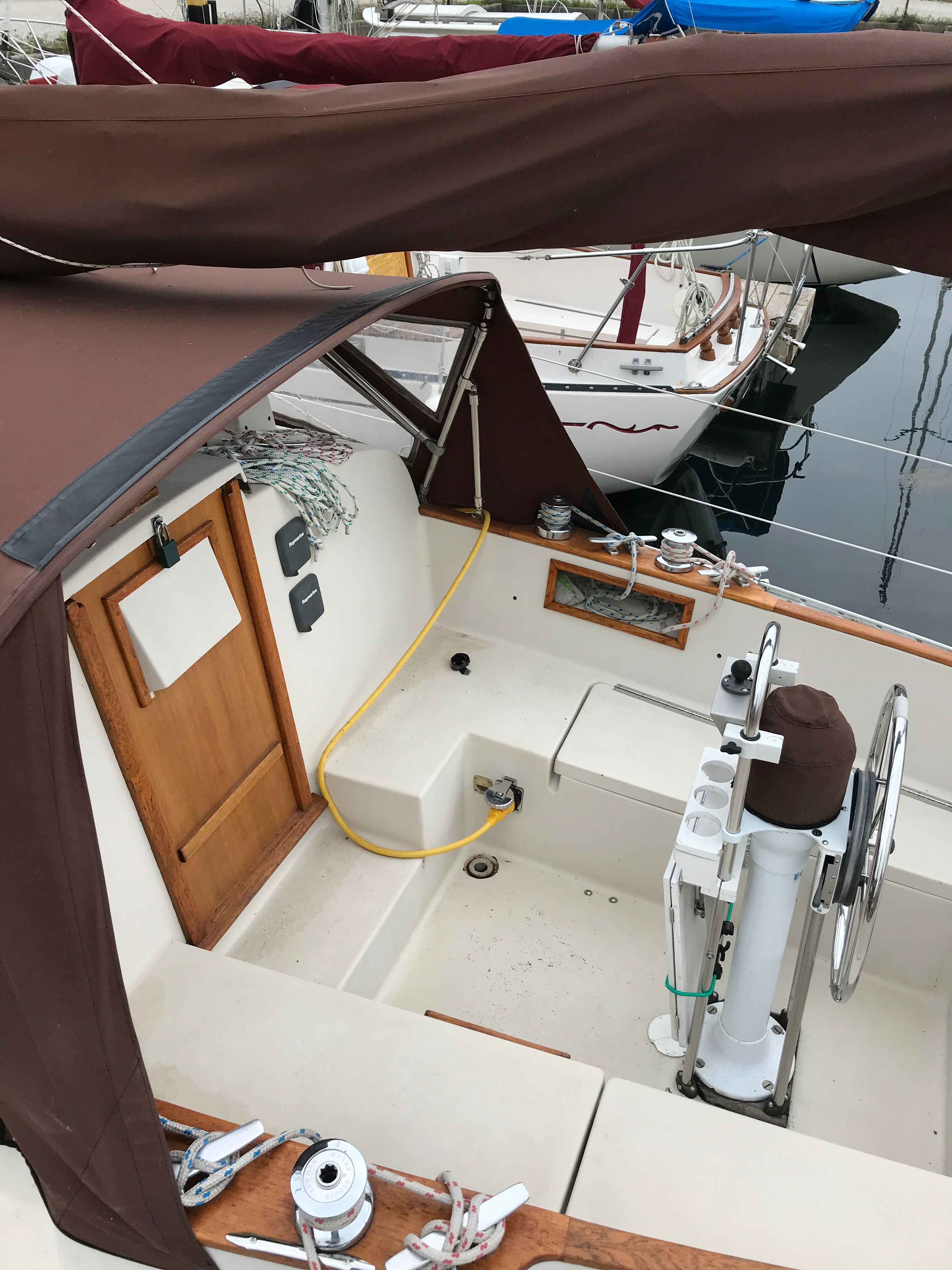 1984 Bayfield 32C