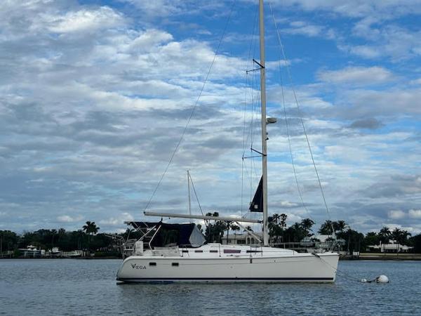 2006 Hunter 38