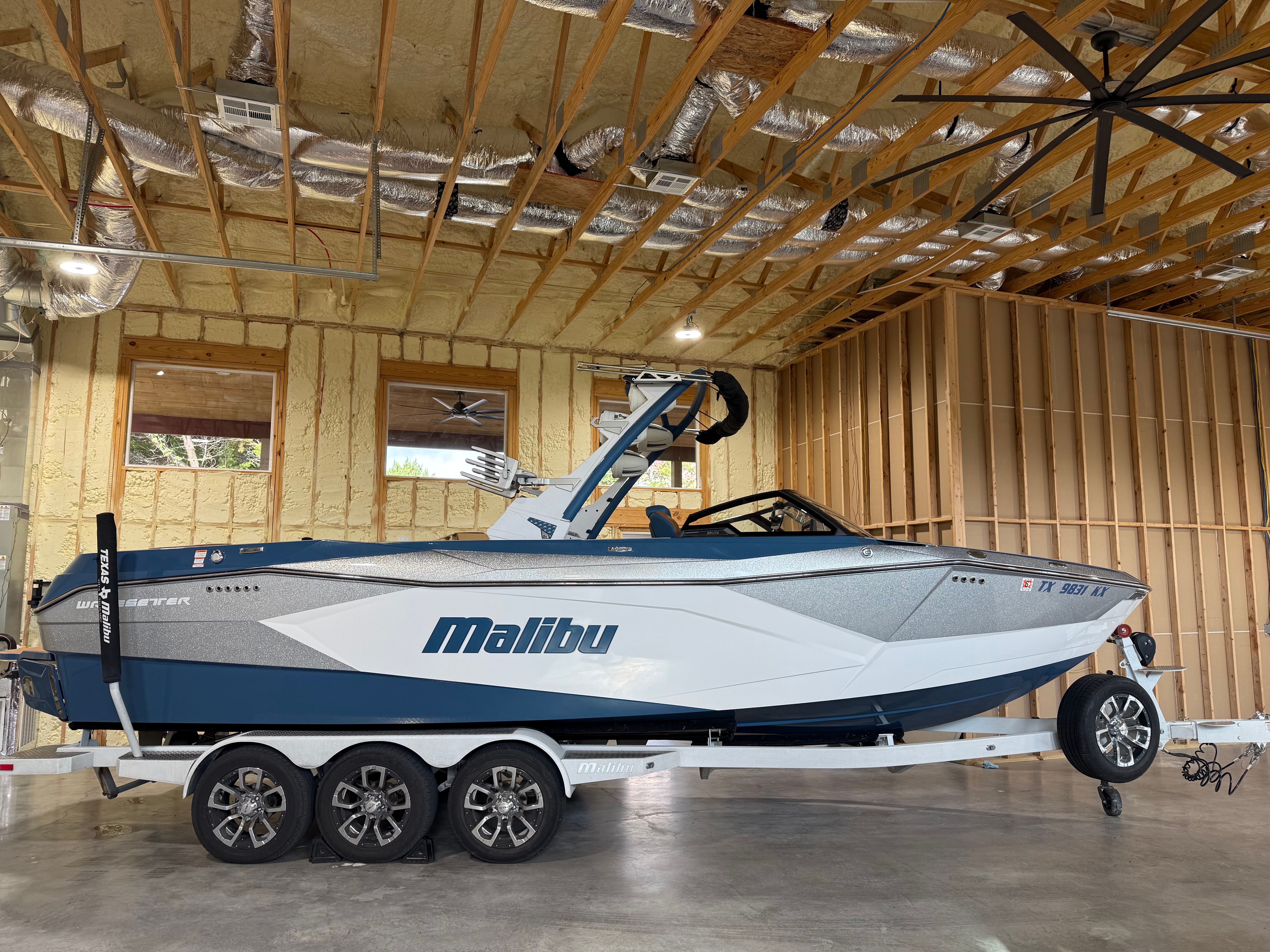2023 Malibu Wakesetter 26 LSV
