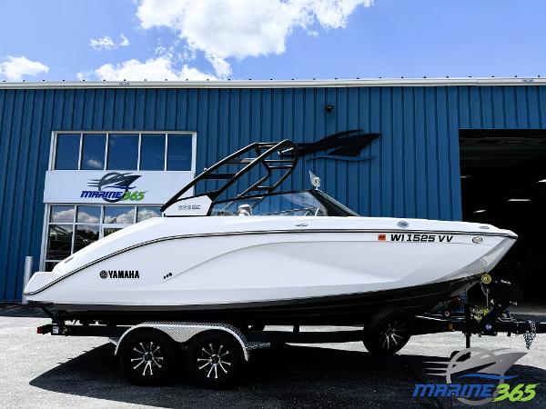 2023 Yamaha Boats 222SE