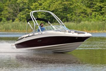 2009 Sea Ray 210 Sundeck