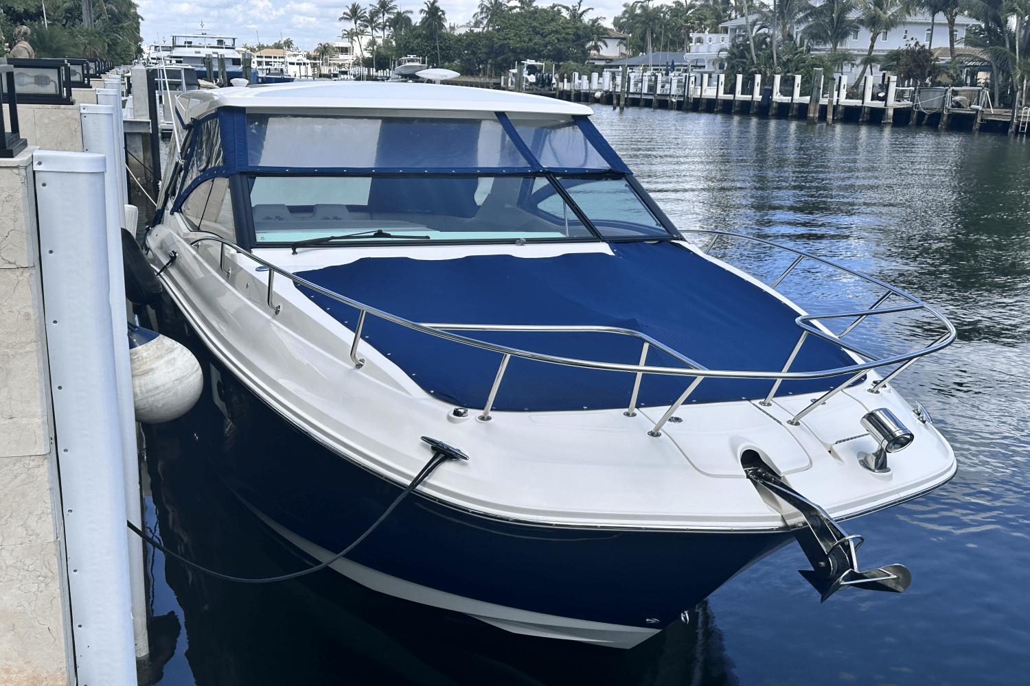 2022 Sea Ray 320 Sundancer