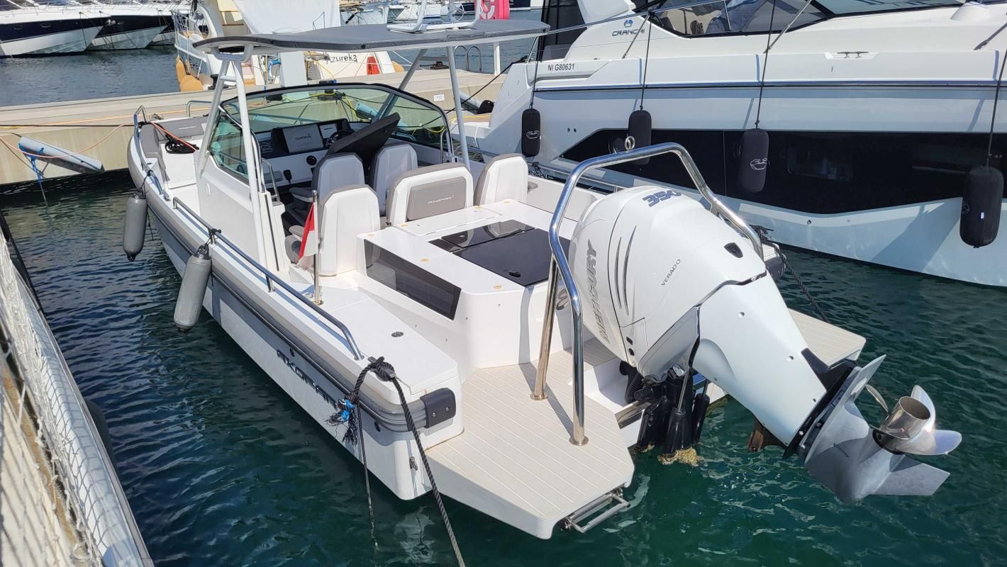 2020 Axopar 28 T-Top