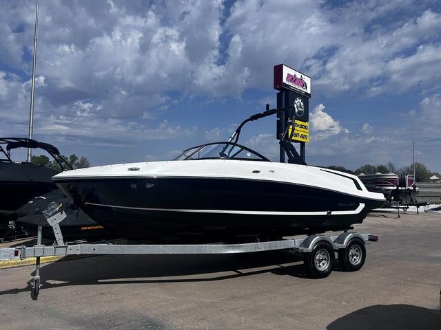 2021 Bayliner VR5 Bowrider
