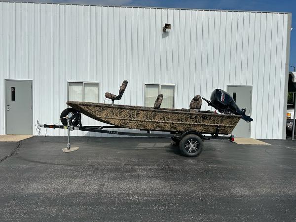 Lund® Predator 1660 - 16 Foot Aluminum Jon Boat to Hunt and Fish
