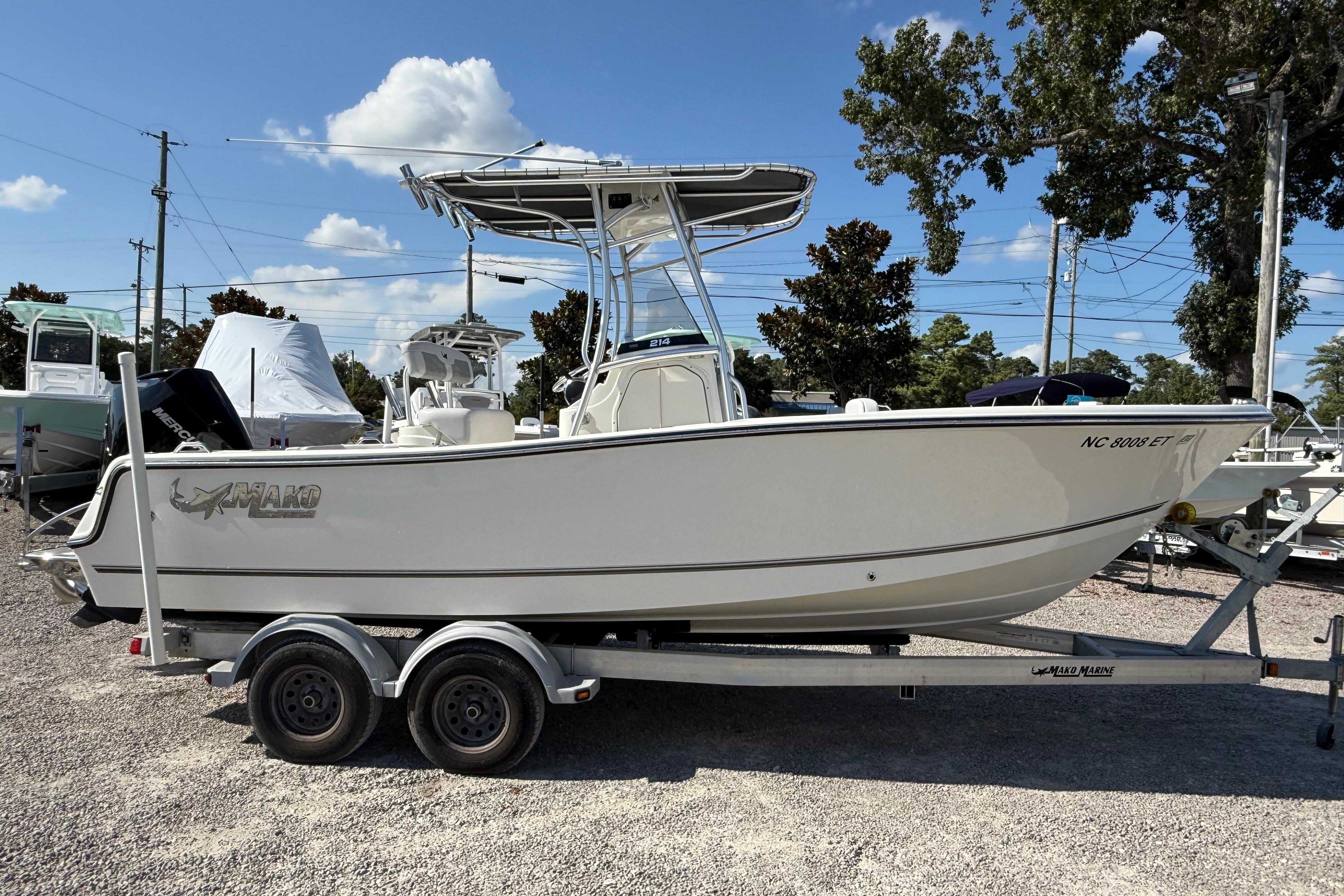 2021 Mako 214 Center Console
