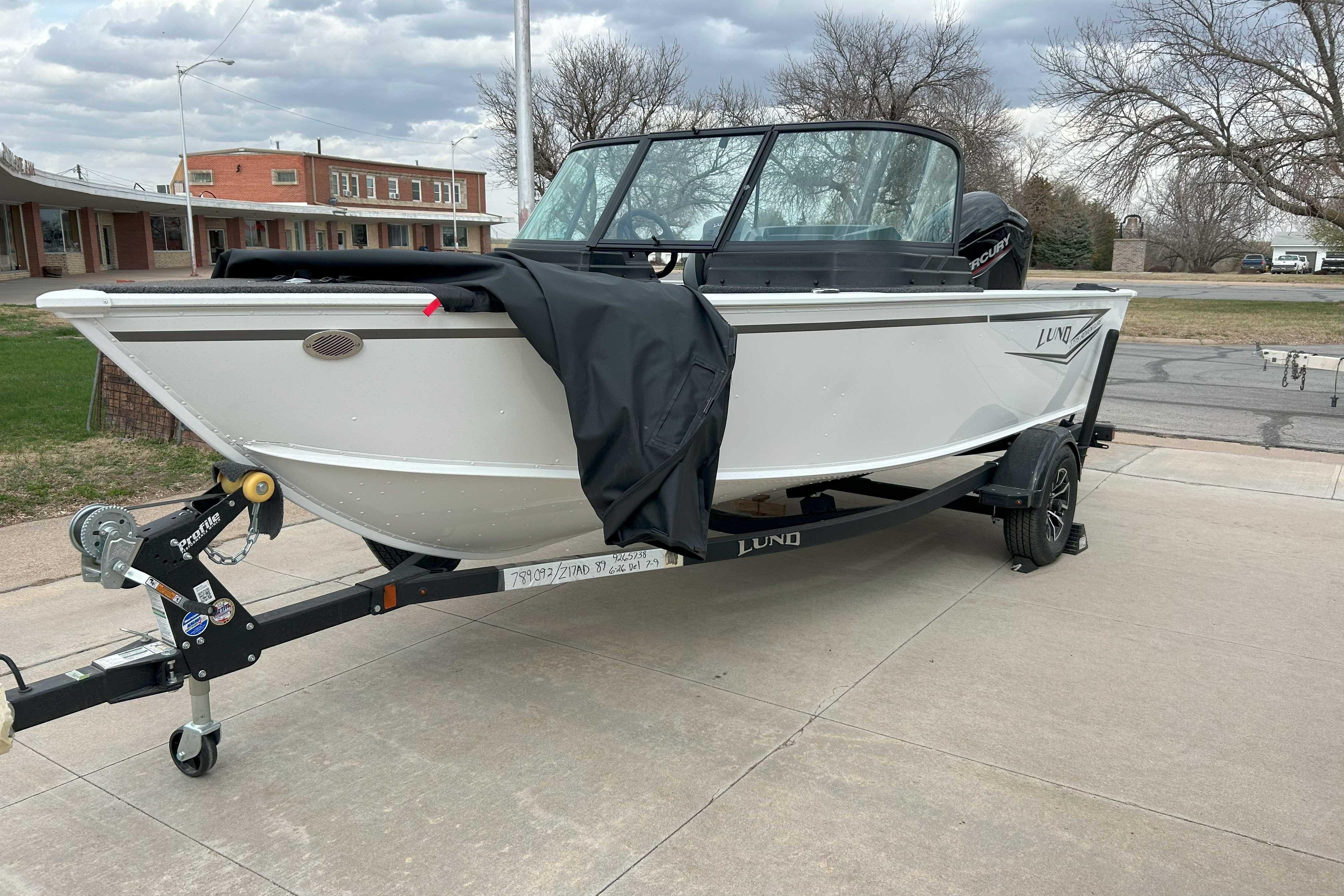 2026 Lund 1775 Adventure Sport