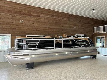 2025 Godfrey Aqua Patio 235 ULC