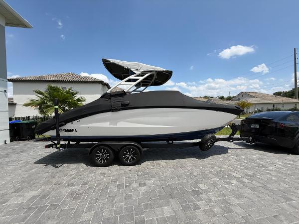 2023 Yamaha Boats 252SD