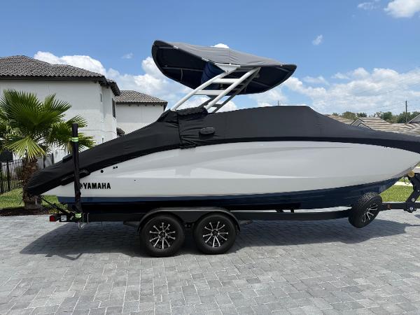 2023 Yamaha Boats 252SD