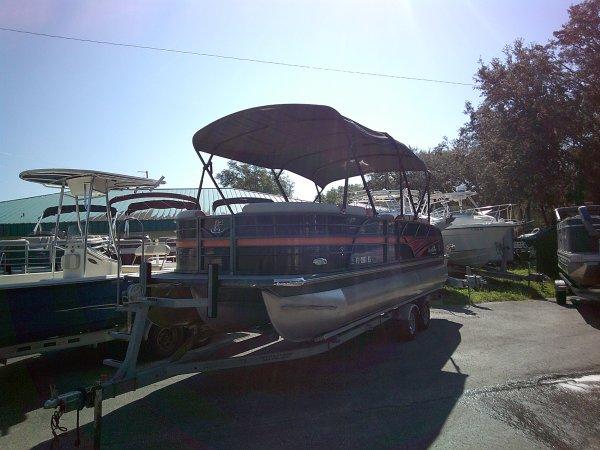 2017 Misty Harbor S-2385SG Tritoon