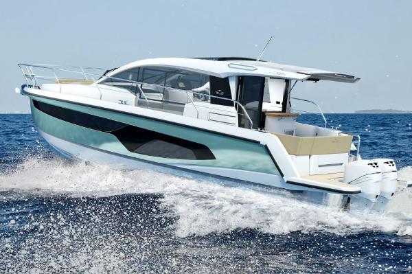 2025 Sealine C335V