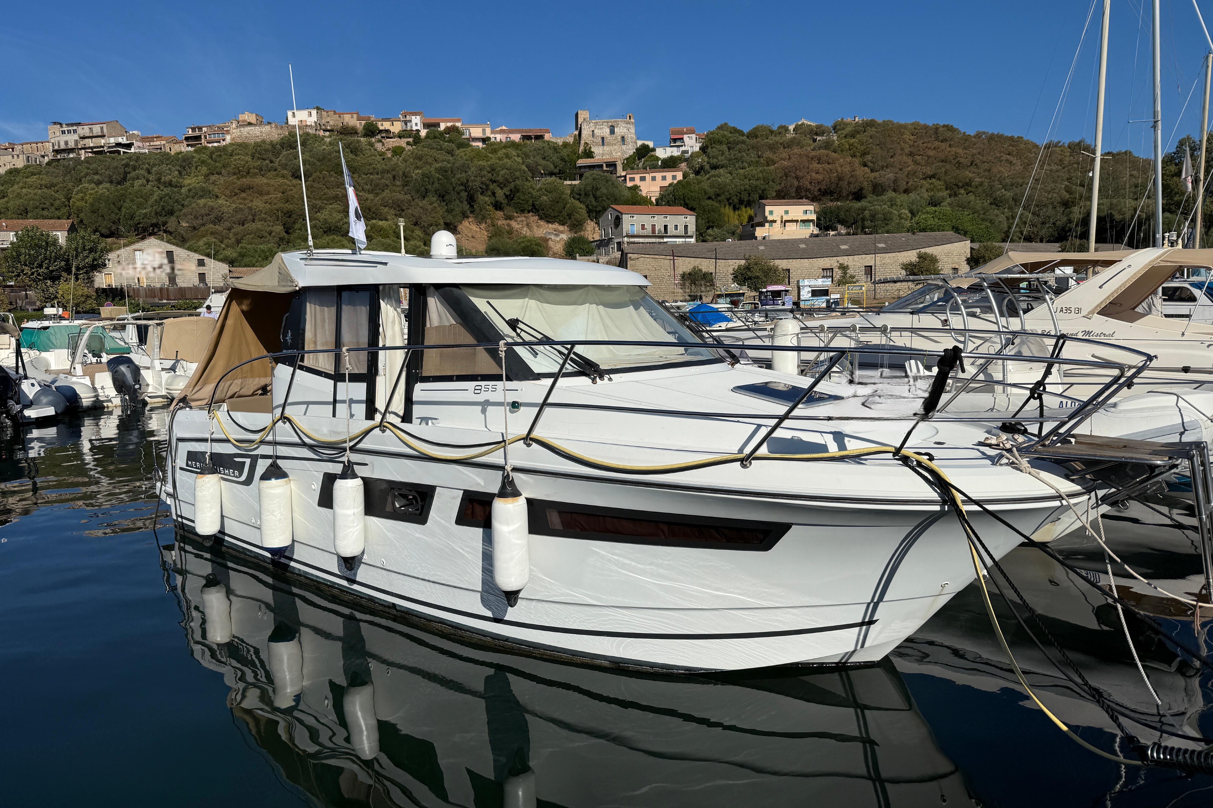 2015 Jeanneau Merry Fisher 855
