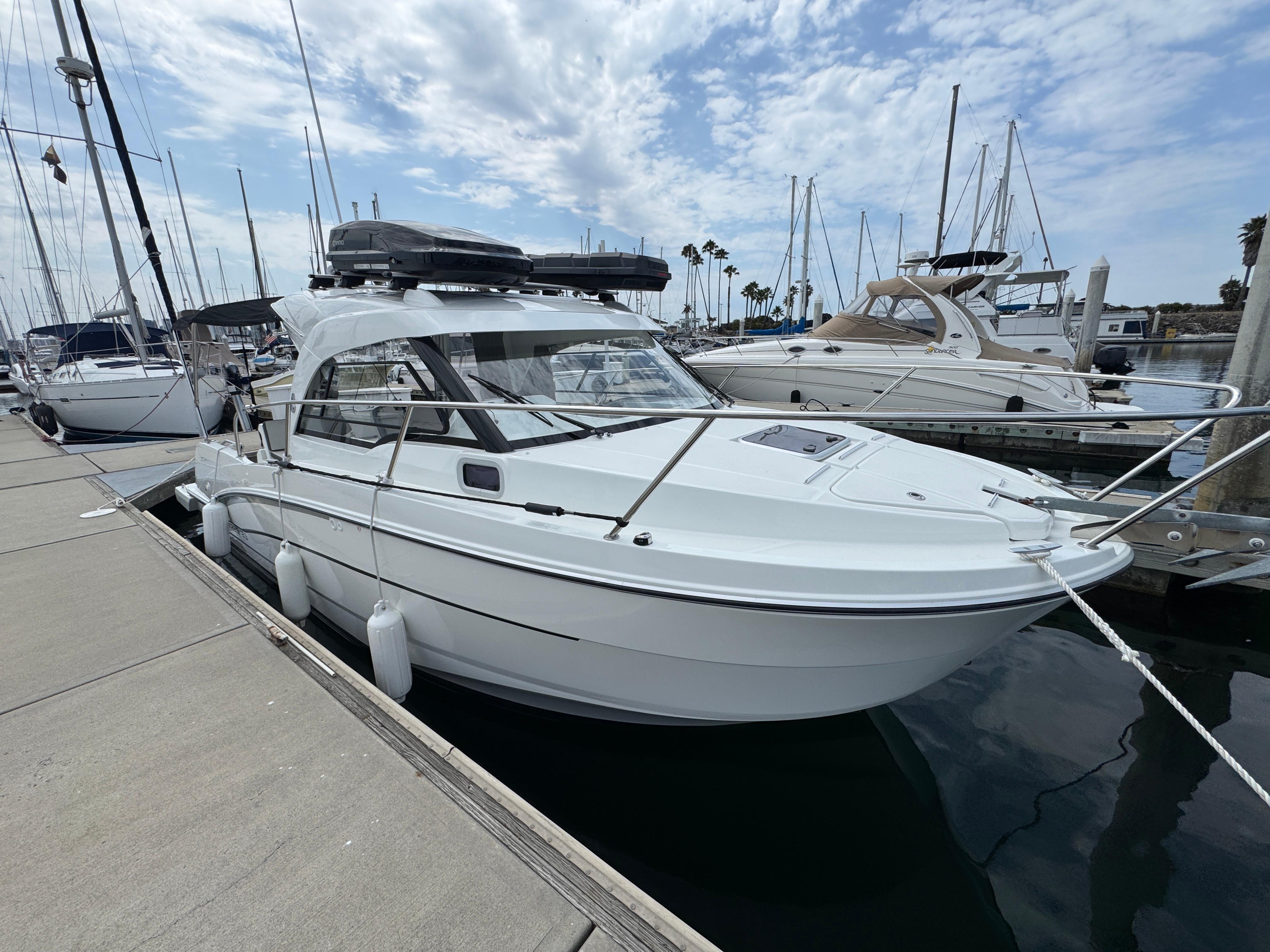 2020 Beneteau Antares 8