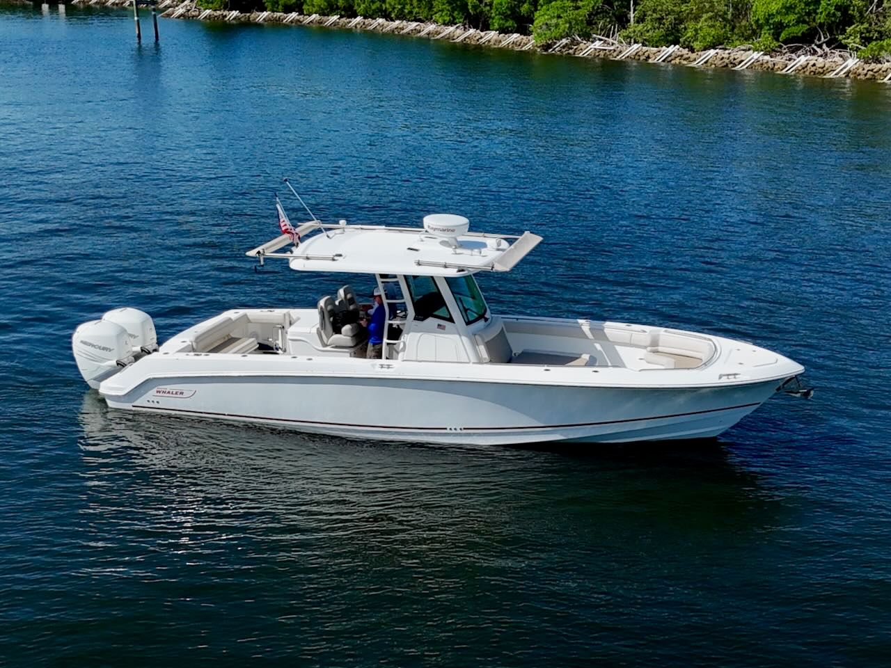 2017 Boston Whaler 330 Outrage
