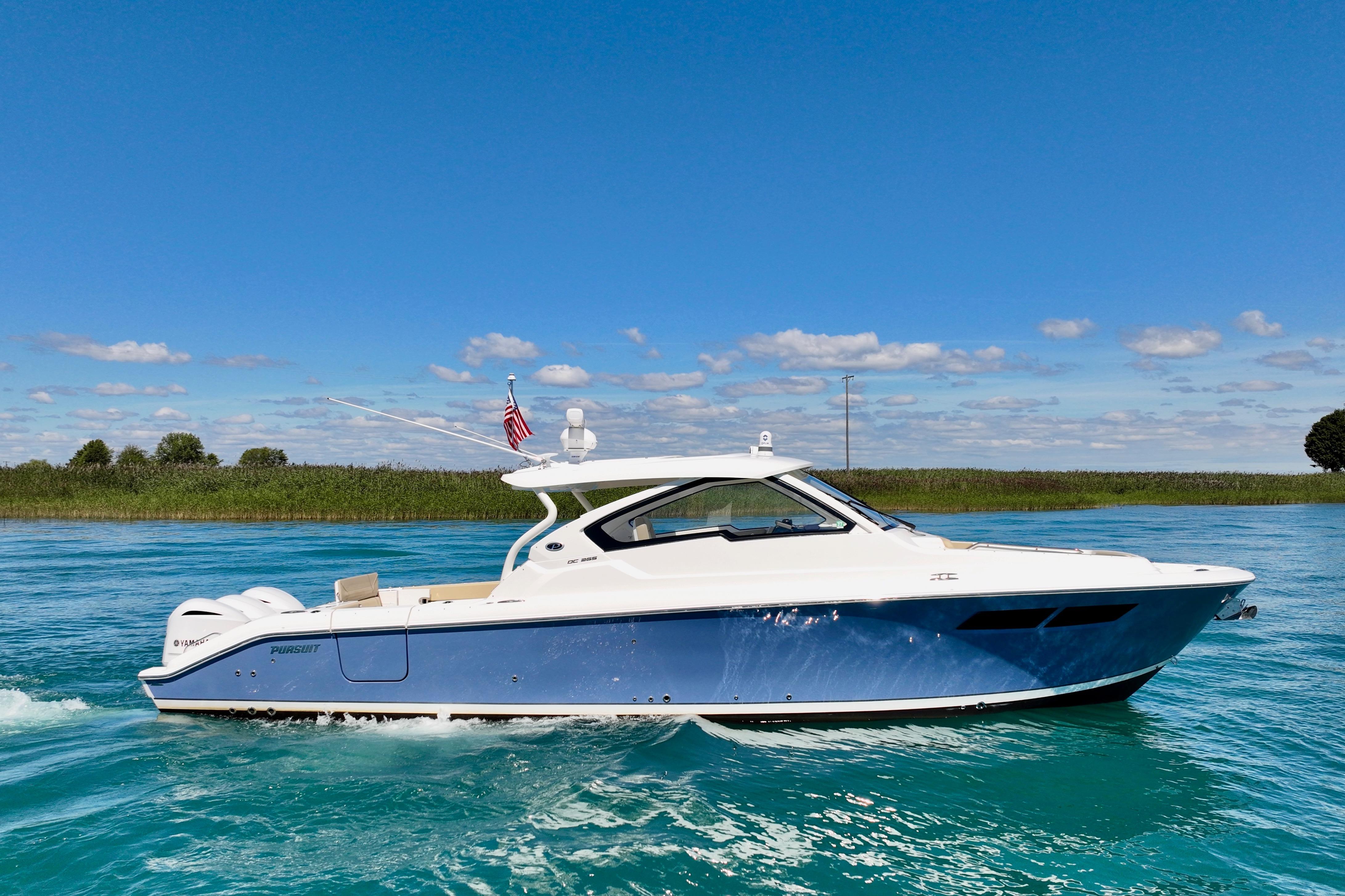 2020 Pursuit DC 365 Dual Console
