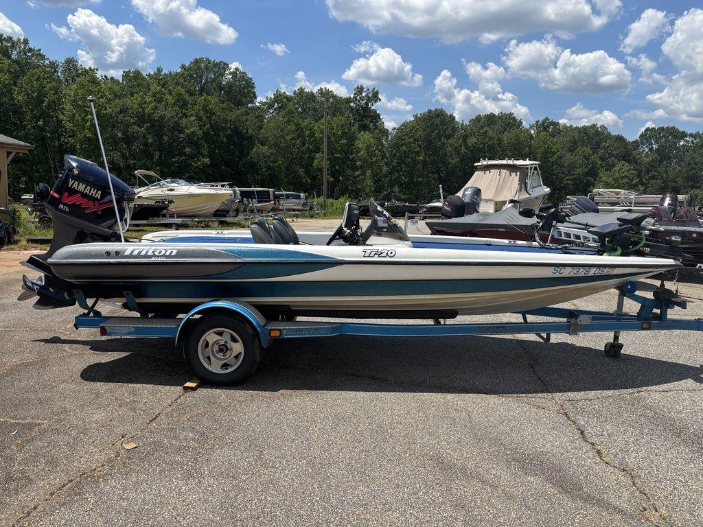 2000 Triton Tr 20