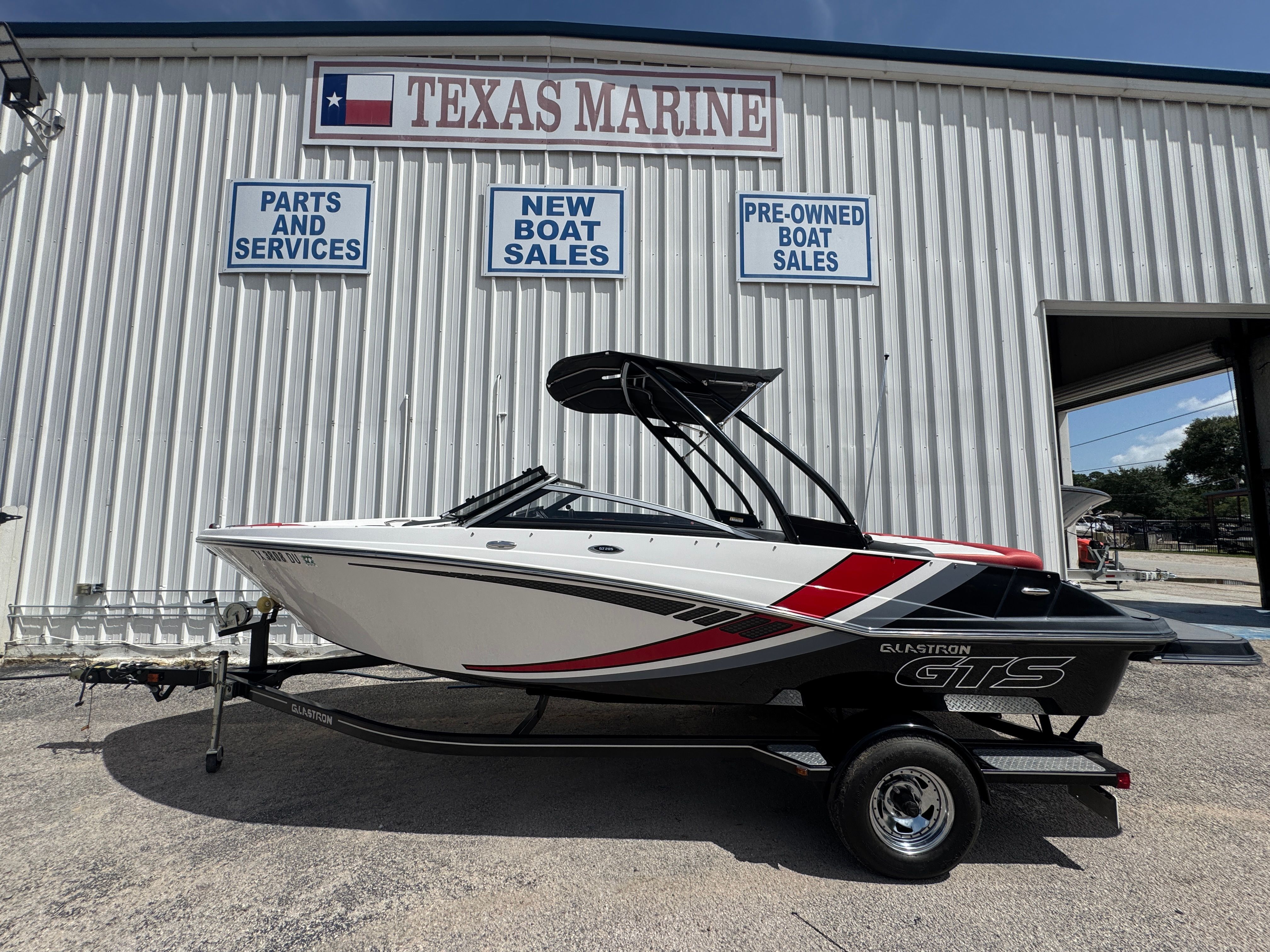 Glastron 205 GTS 2016 GLASTRON 25 GTS - Image 1