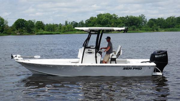 2024 Sea Pro 230 Bay