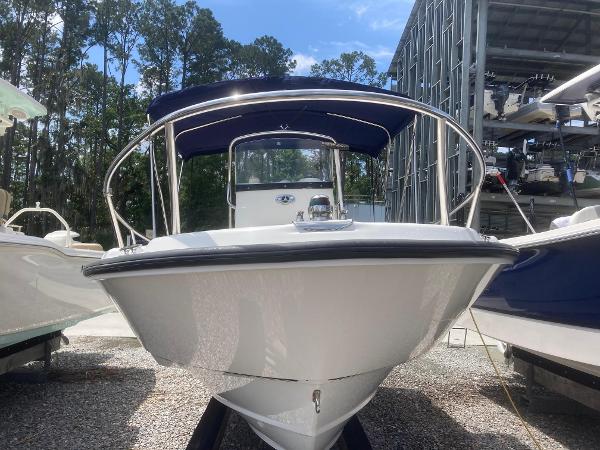 2006 Boston Whaler 190 Outrage
